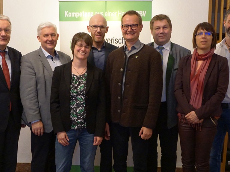 Gruppenbild mit Bayerischer Bauernverband und Landesvereinigung Ökologischer Landbau in Bayern