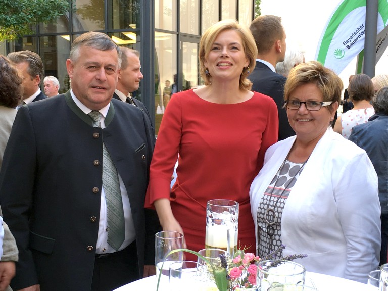 Bauernpräsident Walter Heidl, Bundeslandwirtschaftsministerin Julia Klöckner und Landesbäuerin Anneliese Göller