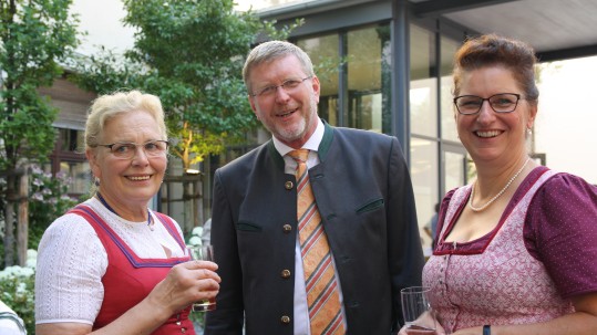 Ehrenlandesbäuerin Annemarie Biechl, der bayerische Umweltminister Dr. Marcel Huber und die 1. stellvertretende Landesbäuerin Christine Singer
