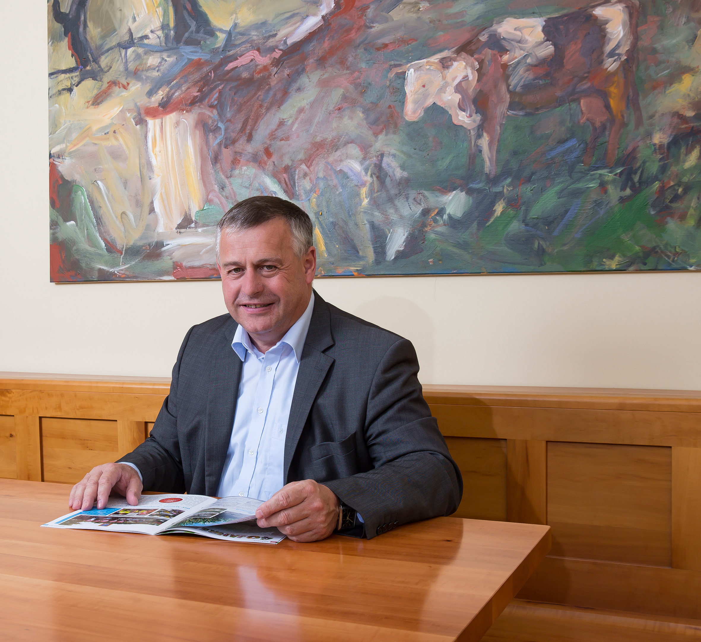 Bauernpräsident Walter Heidl am Tisch
