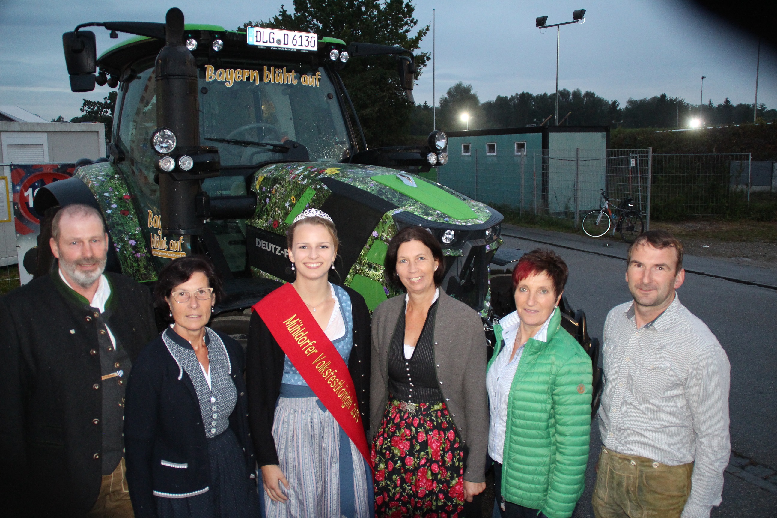 Blühschlepper beim Volksfest in Mühldorf