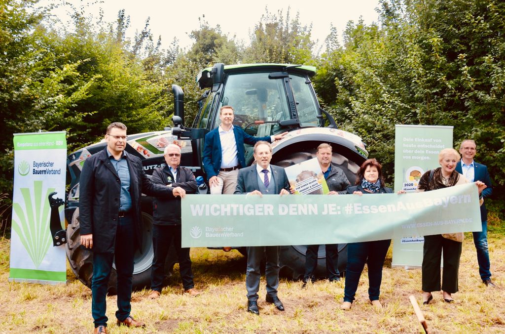 Traktortour - Essen aus Bayern - Niederfallfest 2021 Traktortour - Essen aus Bayern - Niederfallfest 2021