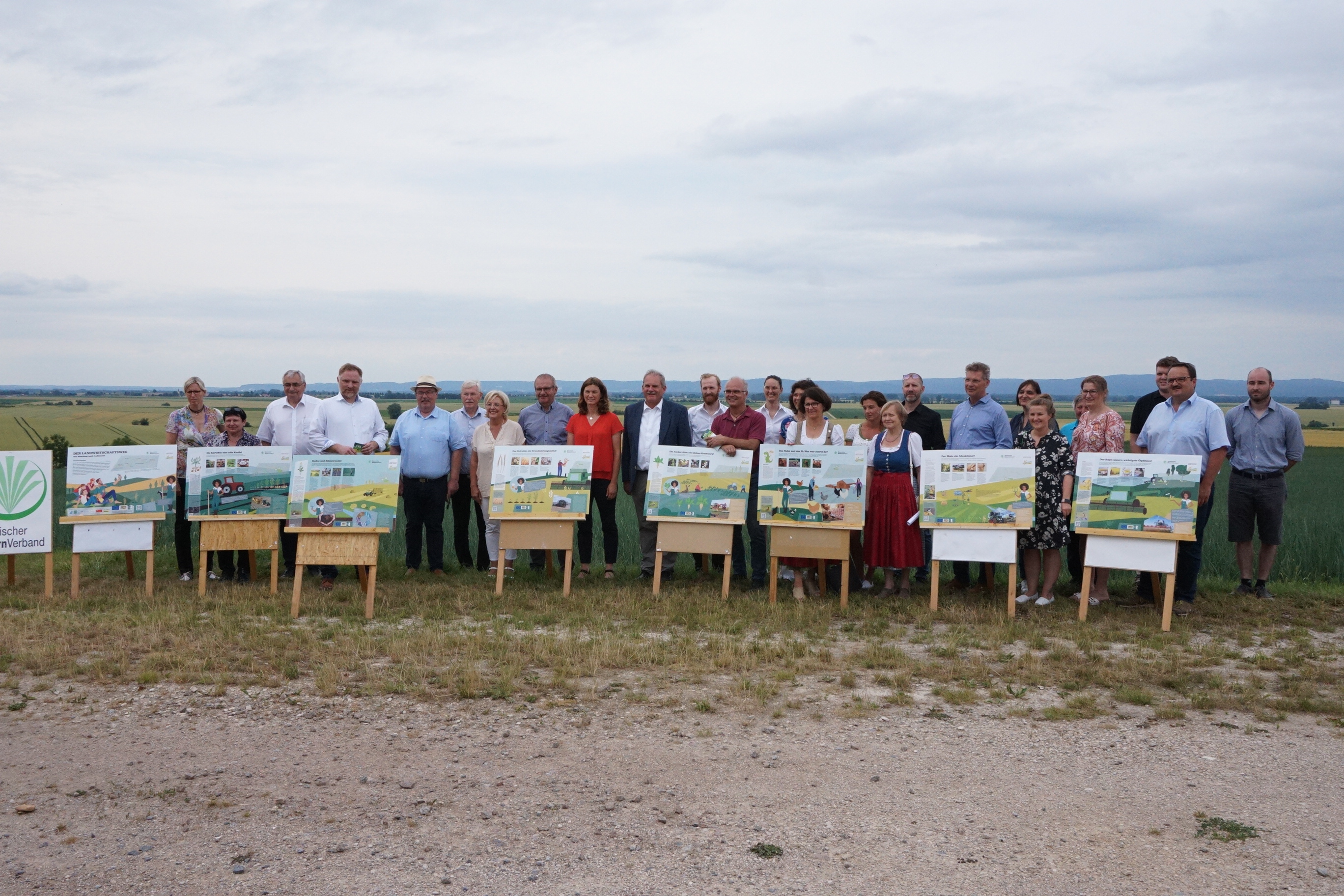 Eröffnung Landwirtschaftsweg Schilder Landwirtschaftsweg