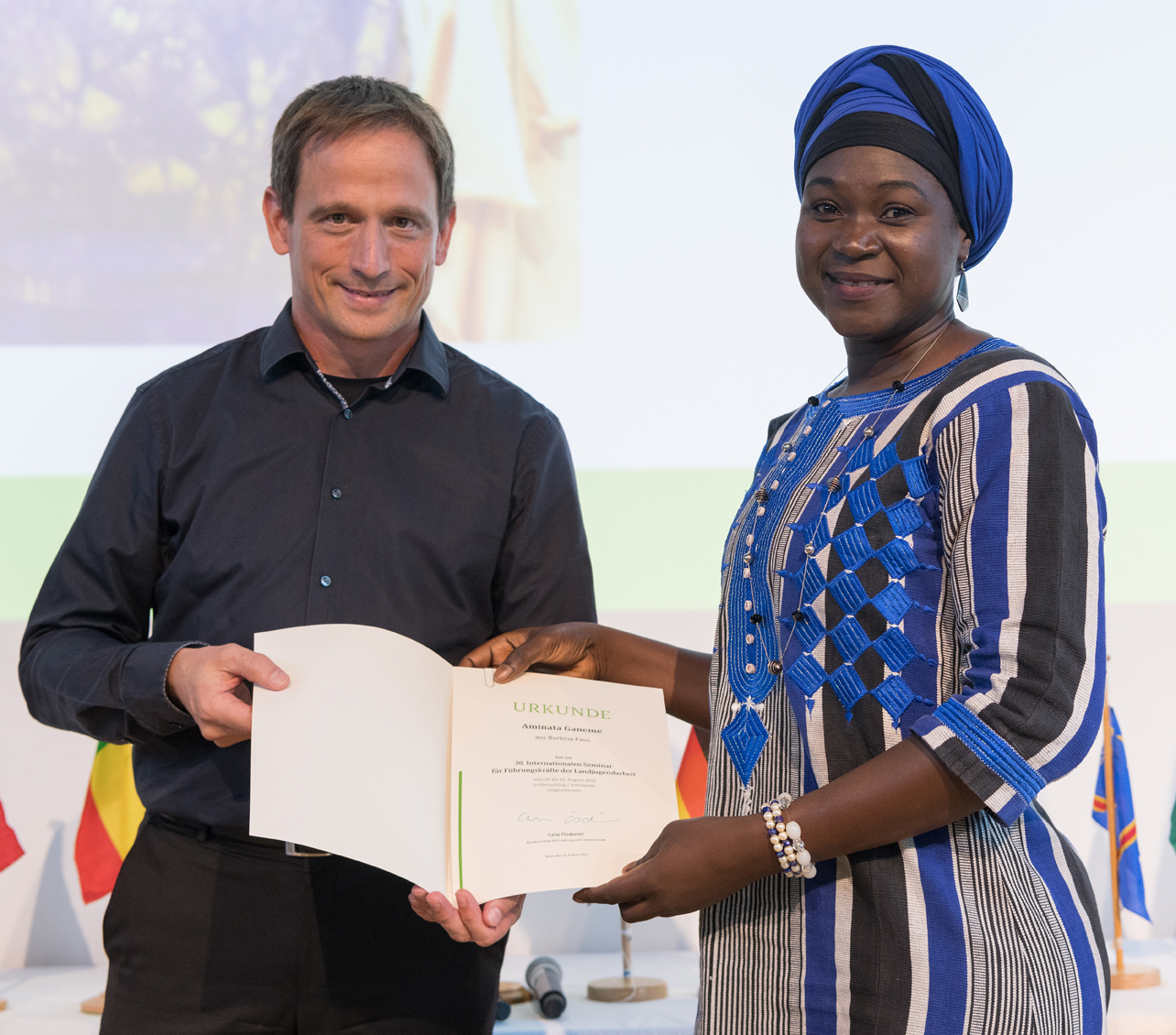 Dr. Haider mit Aminata Ganeme