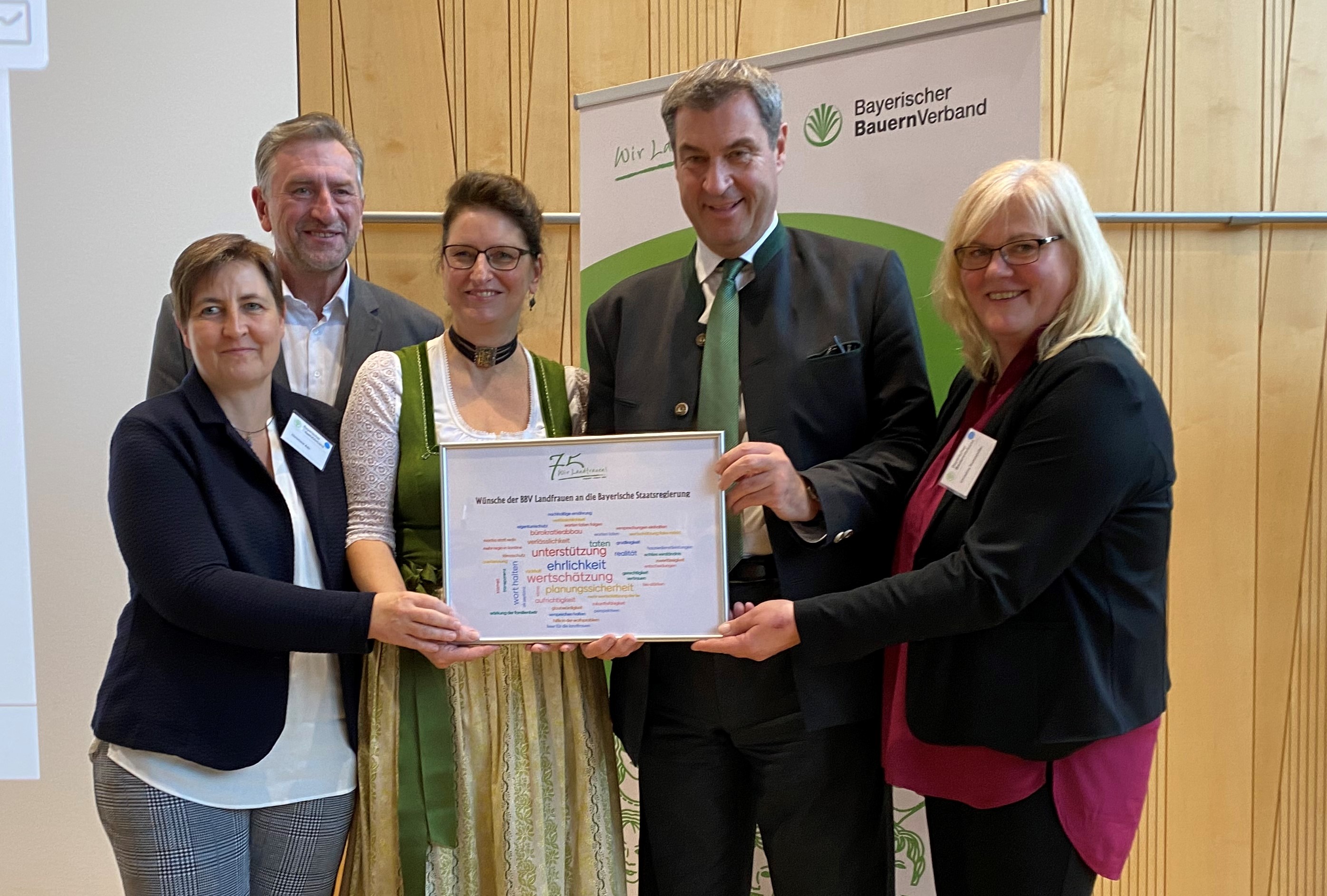 Landfrauenwünsche an die Bayerische Staatsregierung Landfrauenwünsche an die Bayerische Staatsregierung