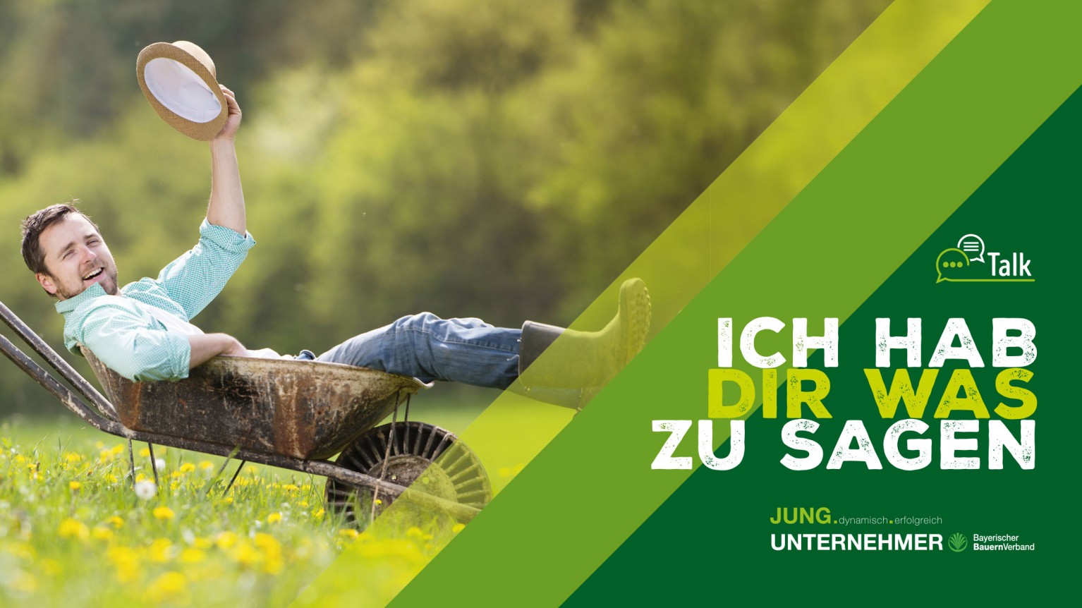 Mann in Schubkarre
