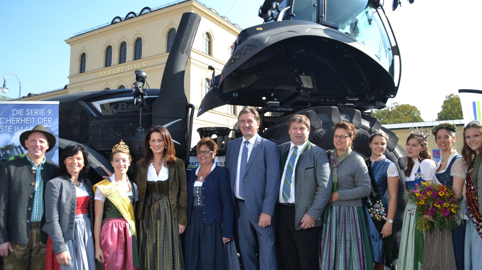Die Organisatoren und Gäste der Bauernmarktmeile München