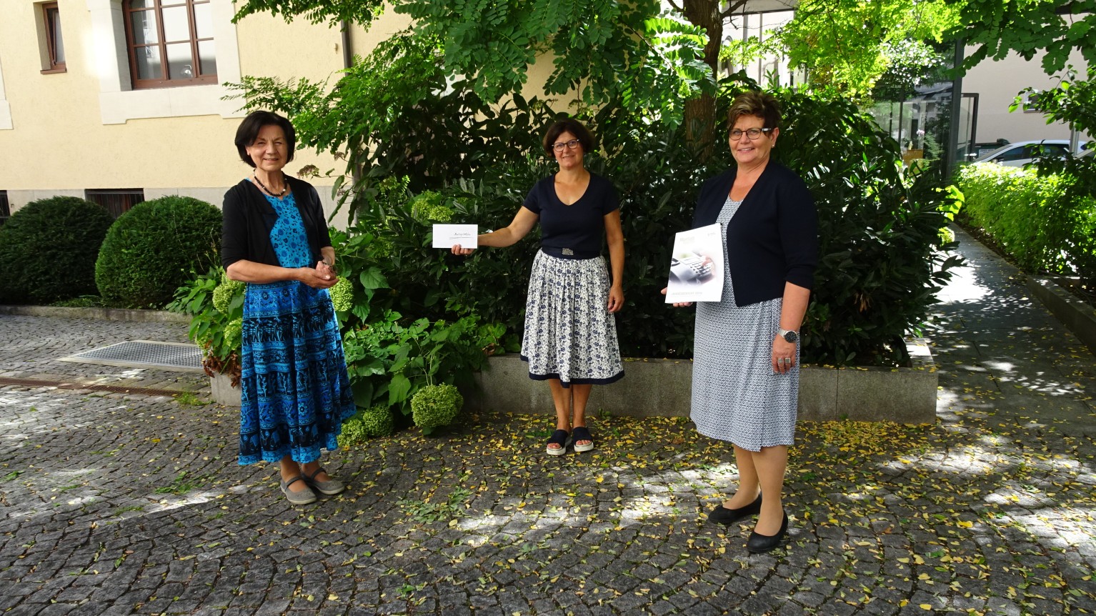 Landfrauen spenden Erlös aus Bäuerinnen-Kaffee | Bayerischer Bauernverband