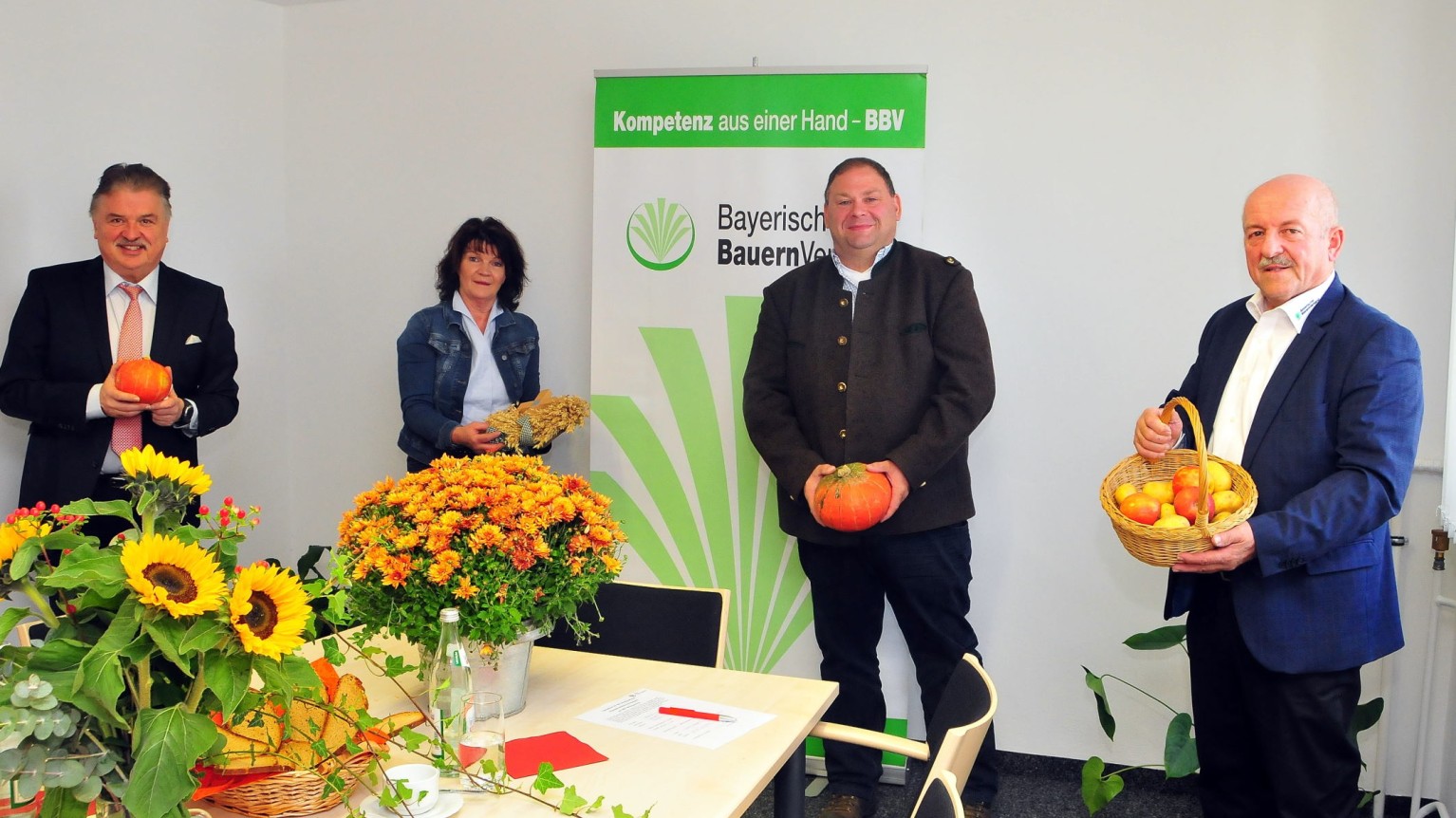 200-10-01 - Pressekonferenz Kreiserntedankfest - Gruppenbild 200-10-01 - Pressekonferenz Kreiserntedankfest - Gruppenbild