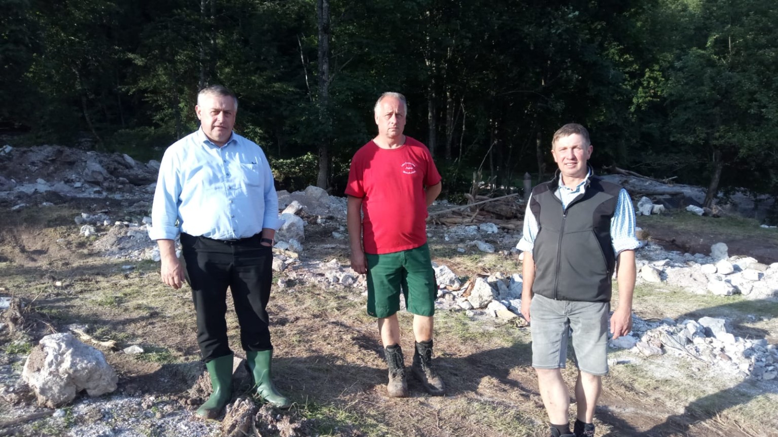 Hochwasser: Bauernpräsident Walter Heidl vor Ort in Bischofswiesen Hochwasser: Bauernpräsident Walter Heidl vor Ort in Bischofswiesen