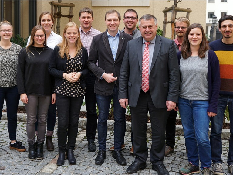 Gruppenbild mit Bauernpräsident Walter Heild und den Mitgliedern der Arbeitsgemeinschaft Landjugend des Bayerischen Bauernverbandes