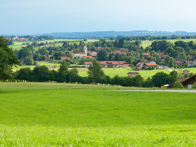 In vielen Regionen Bayerns prägen Bauernhöfe im Nebenerwerb die Landschaft