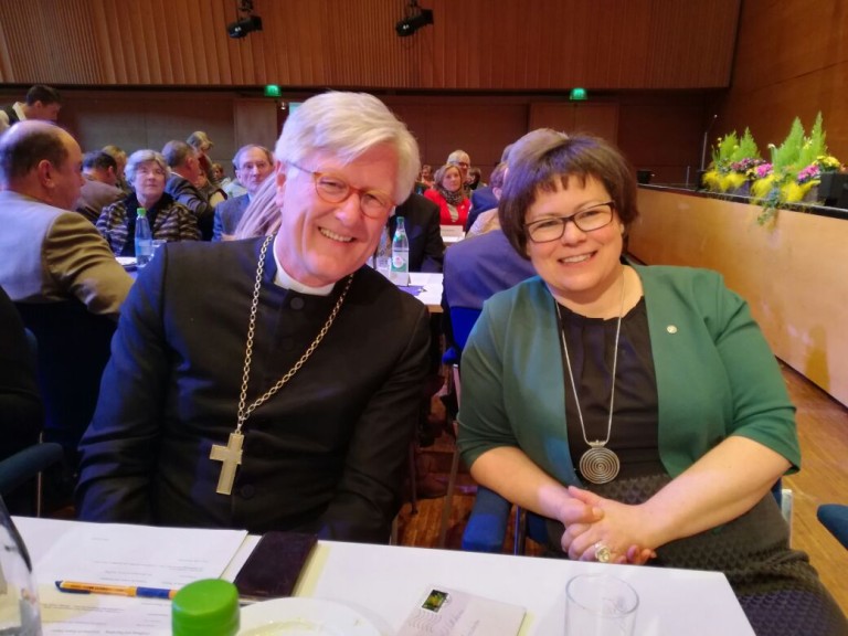 Kreisbäuerin Renate Ixmeier und Landesbischof Bedford-Strombeim Landfrauentag 2018