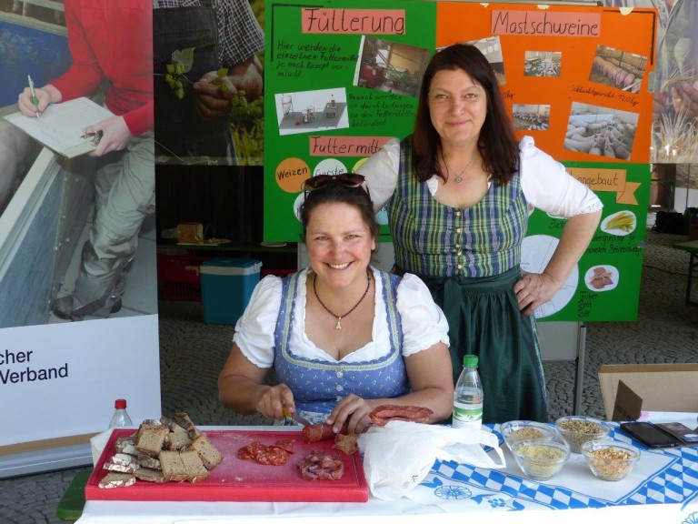 Stv. Kreisbäuerin Christa Wagner (rechts)