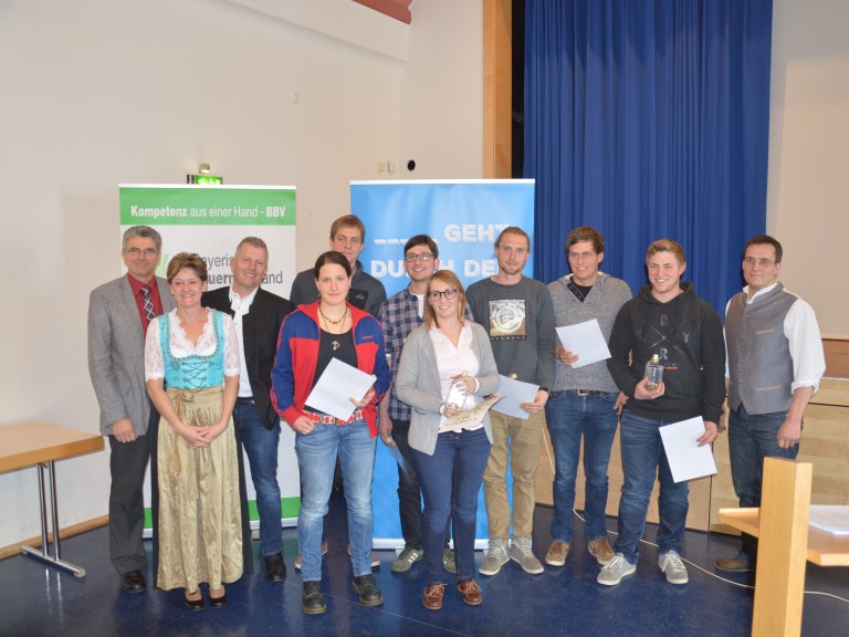 Gruppe geehrter Absolventen im Kreisverband Lindau