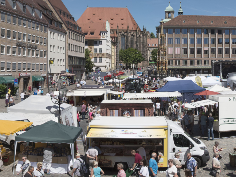 Die Bauernmarktmeile in der Innenstadt von Nürnberg