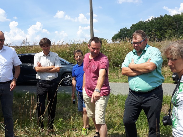 Gruppe beim Wasserbegang