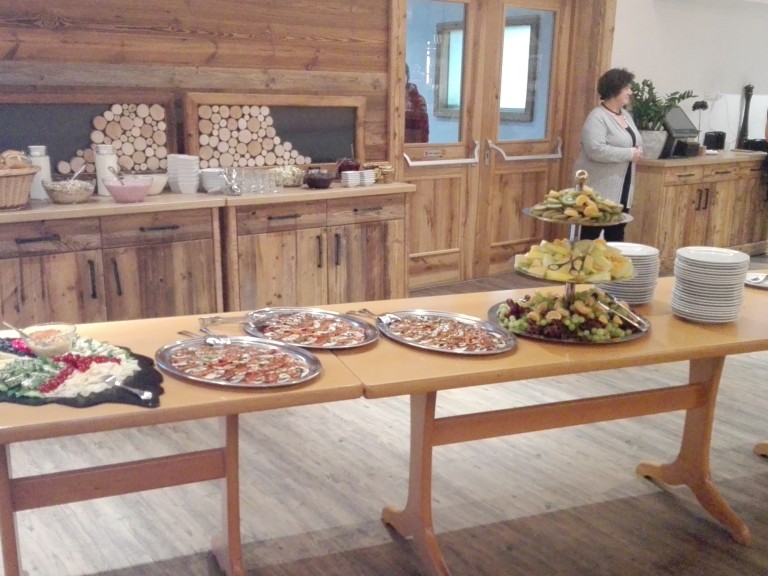 Angerichtetes Büffet zum Landfrauenfrühstück 2019 in Kauerhof