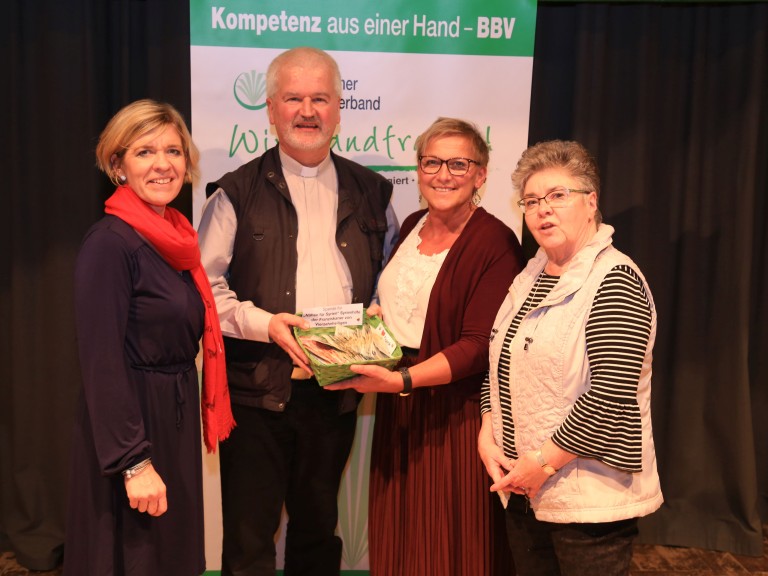 Spendenübergabe der Landfrauen
