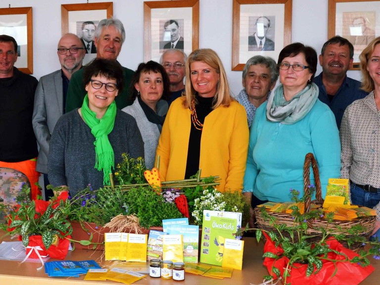 Gruppenbild Markt Erlbach summt und brummt