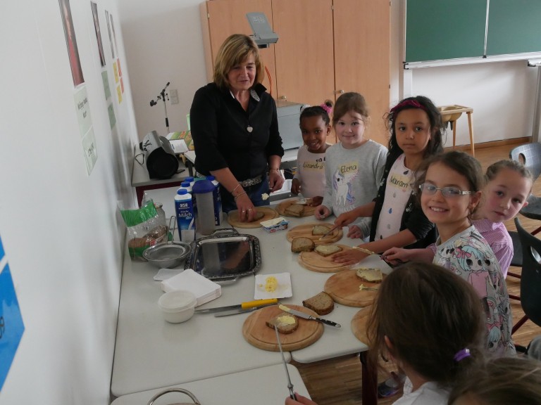 Landfrauen machen Schule Rosmarie 