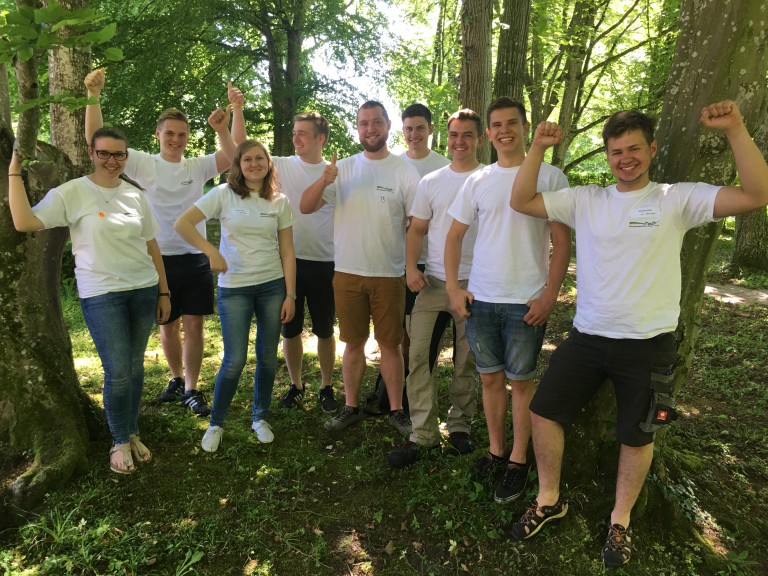 Die Siegergruppe beim Bundesentscheid des Berufswettbewerbs in Herrsching. 