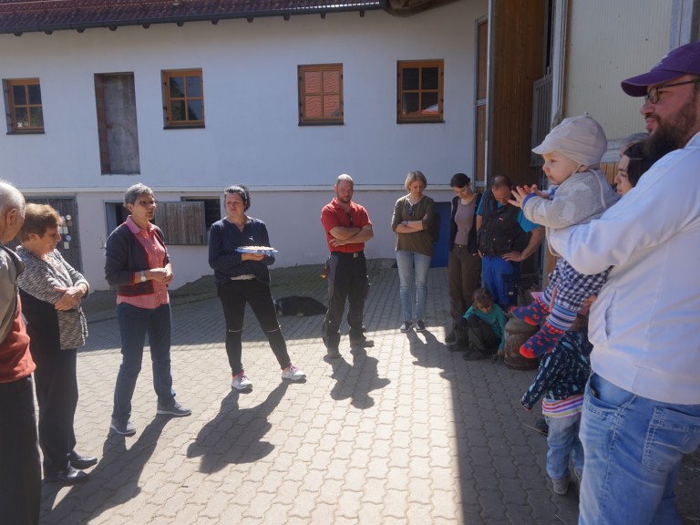 Begrüßung auf dem Bauernhof zum Frühstück