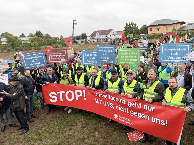 Demo der Bauernverbände bei der Agrarministerkonferenz