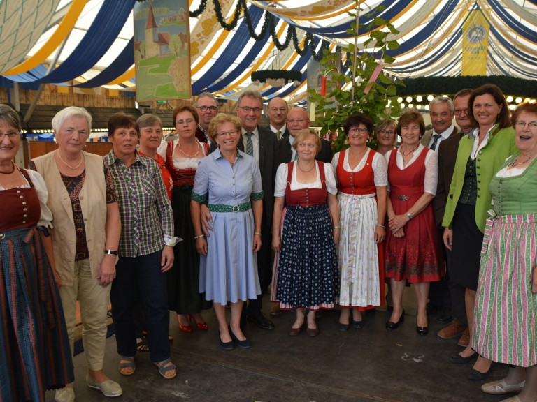 Vertreter aus Politik und Wirtschaft beim Bauerntag