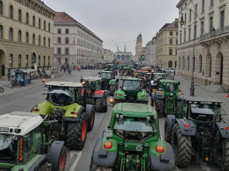 Schlepper auf dem Odeonsplatz