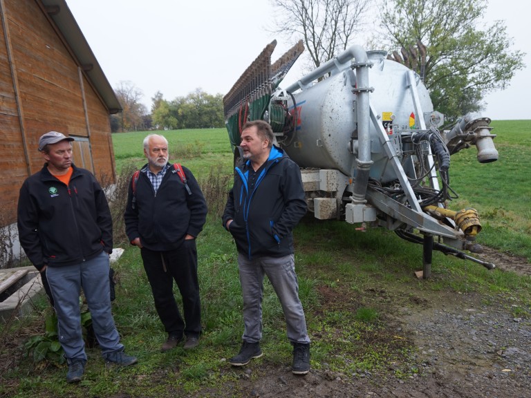 Güllefass, Landwirt Thomas Licht, Pfarrer Wunder, stv. Kreisobmann Wolfgang Schultheiß