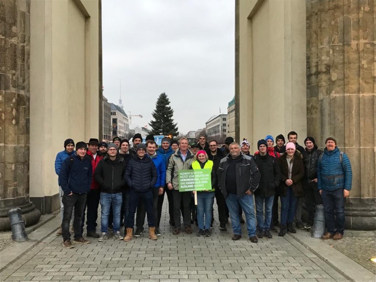 Rosenheimer vor dem Brandenburger Tor