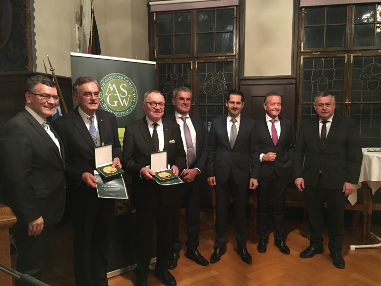 Ehrnung Hermann und Sonnleitner mit Max Schönleutner Medaille