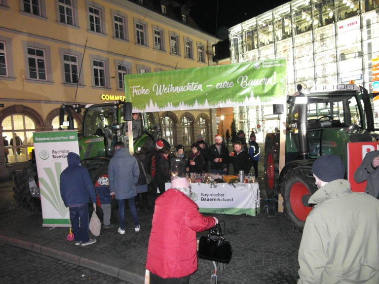 Der BBV führt eine Weihnachtsaktion in würzburg durch