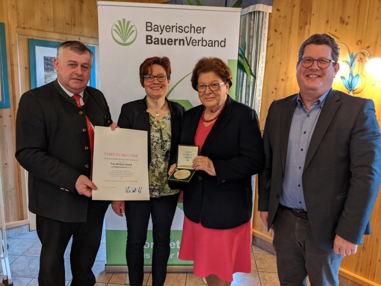 Verleiehung Ehrenmedaille in Silber an Landtagspräsidentin Barbara Stamm