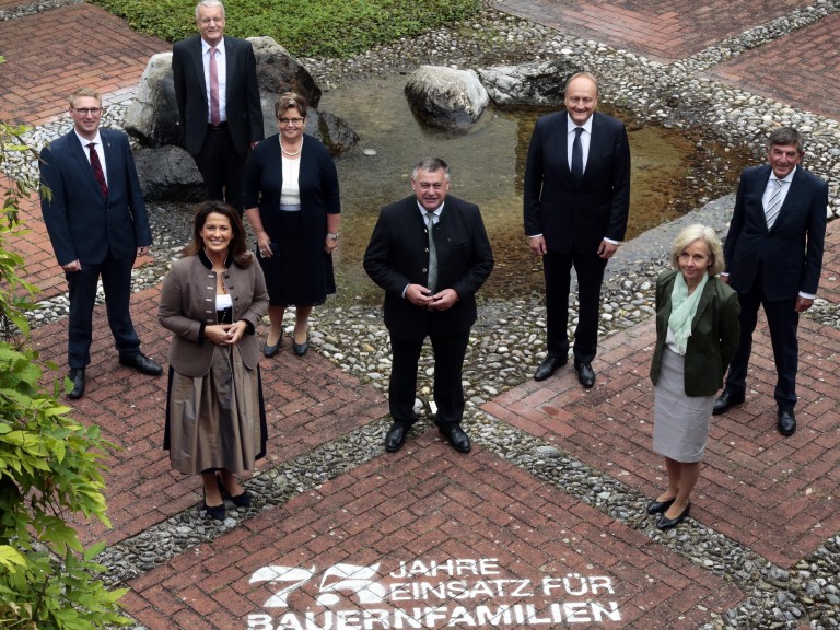 Ehrengäste beim Fest-Präsidium des Bayerischen Bauernverbandes anlassläich 75 Jahre BBV. 