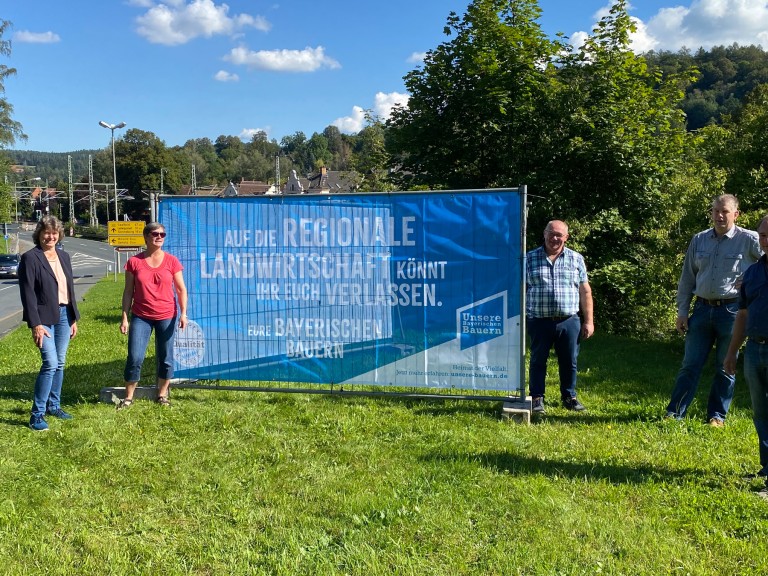 Großplakate werben für Landwirtschaft