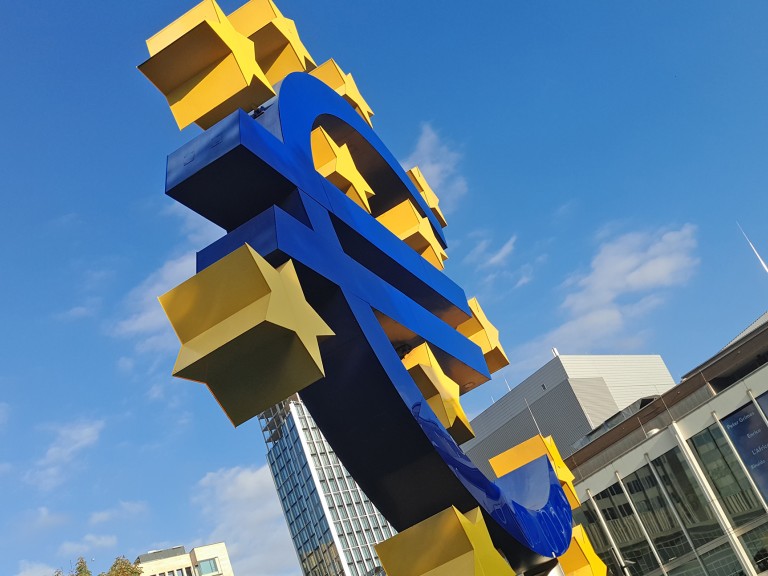 Das Euro-Symbol in Frankfurt am Main