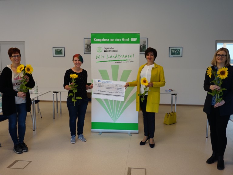 2020-10-01-Schecküberreichung Landfrauen SAD