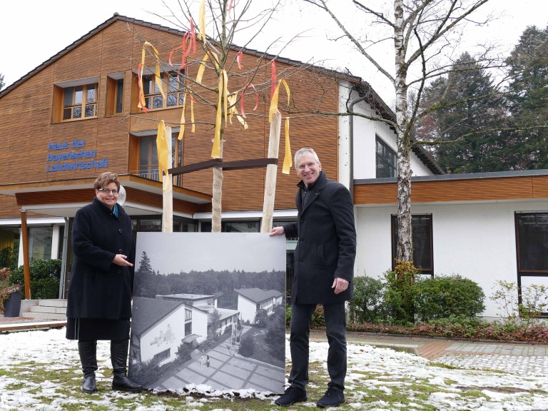 Anneliese Göller, Gunter Strobl, ein Baum und das Haus der bayerischen Landwirtschaft