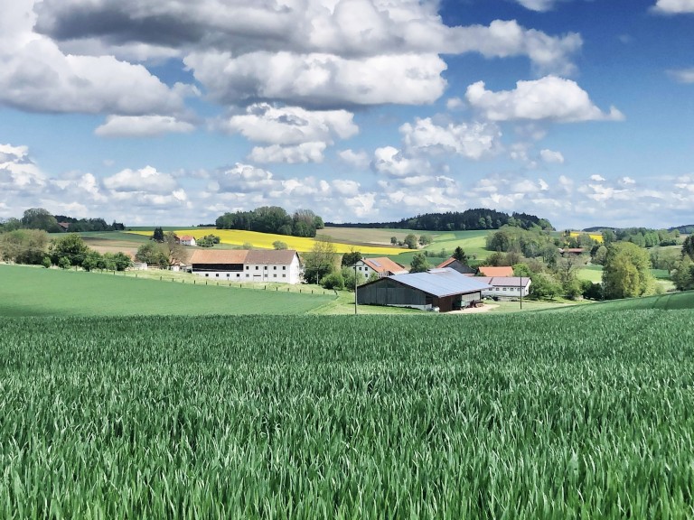 Kulturlandschaft in Bayern.