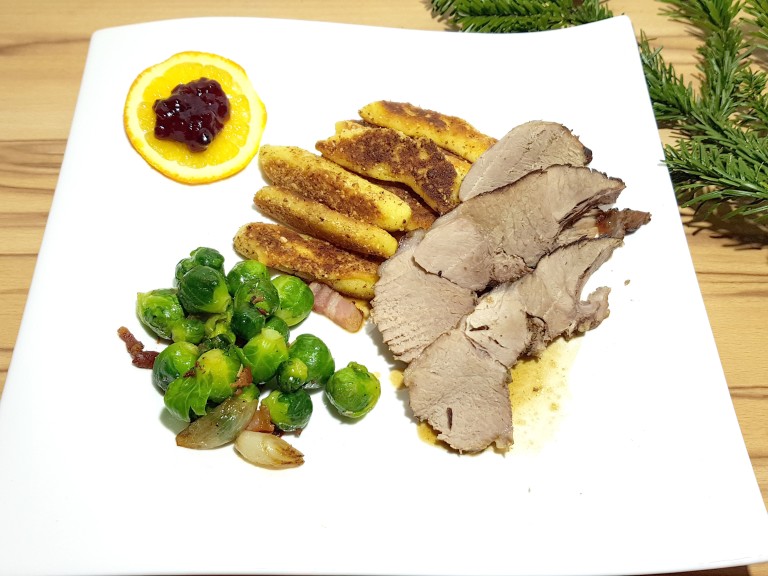 Wildschweinbraten mit Haselnuss-Schupfnudeln