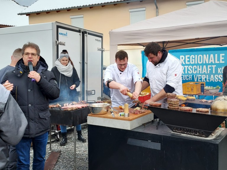 Angrillen in Unterwaldbehrungen bei Familie Stiel