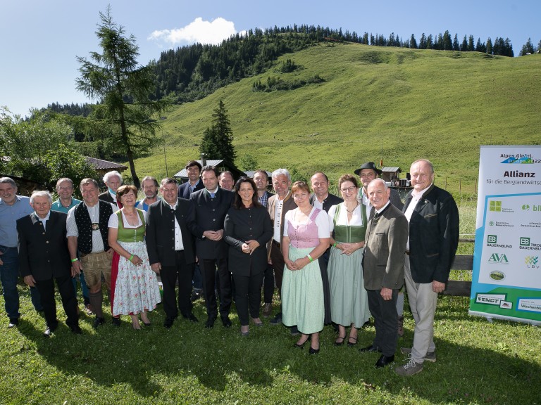 2022-06-23-gruppenfoto_alpengipfel.jpg