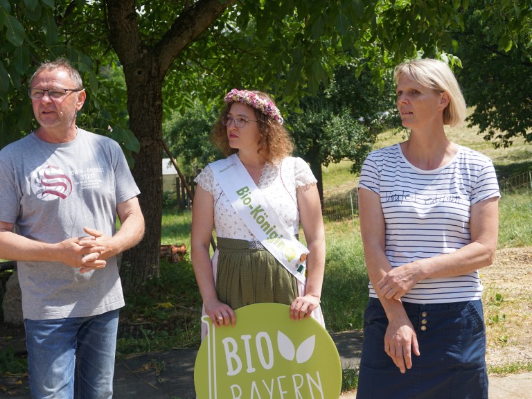 Biokönigin Annalena I. zu Besuch am Bioland Betrieb Kunert