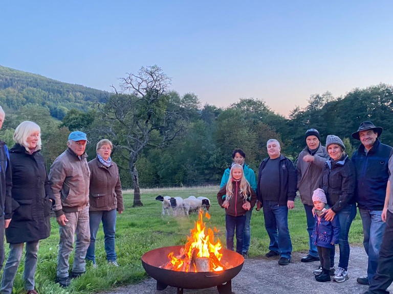 Mahnfeuer in Wildflecken gegen die unkontrollierte Ausbreitung von Wölfen