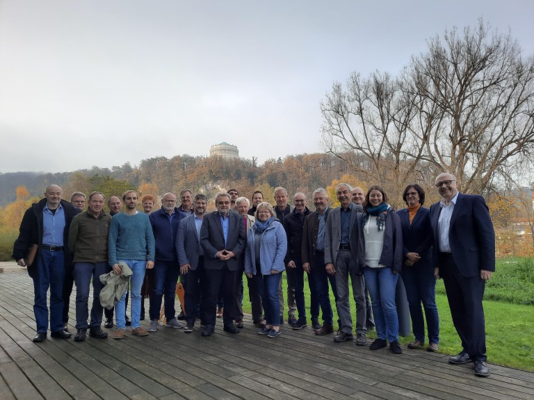 Grüner Tisch Gruppenbild