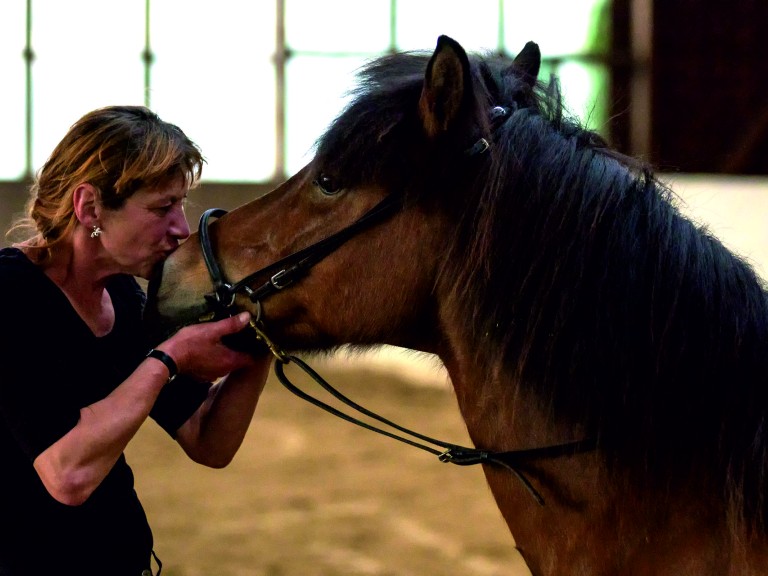 Veronika Frisch mit Pferd