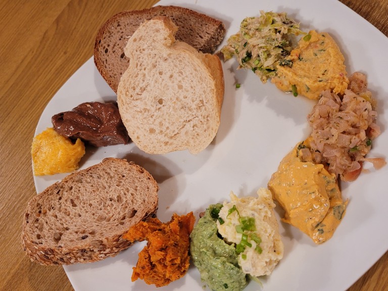 Leckere Brotaufstriche selbst gemacht | Bayerischer Bauernverband