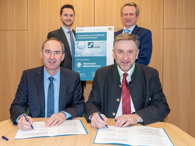 BBV-Präsident Felßner unterzeichnet Beitritt zum Wasserstoff-Bündnis